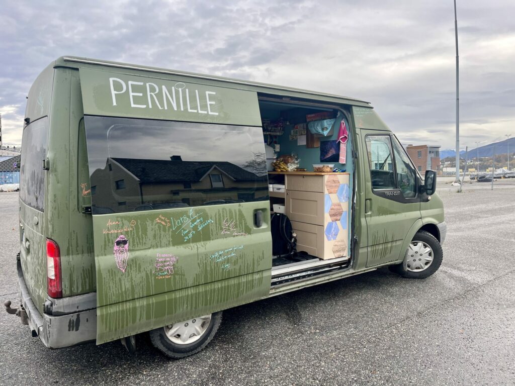 Guttene har bygget om «Pernille» selv. (Foto: A. S. Trandal)