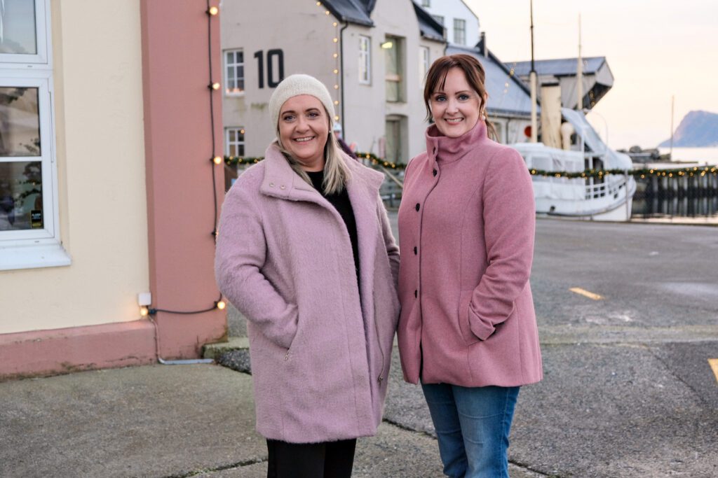 F.v: Ingerid Olset og Camilla Vidda,l som eier Fole Festlig, tar nå over tre lokaler på Devoldfabrikken. (Foto: rivat)