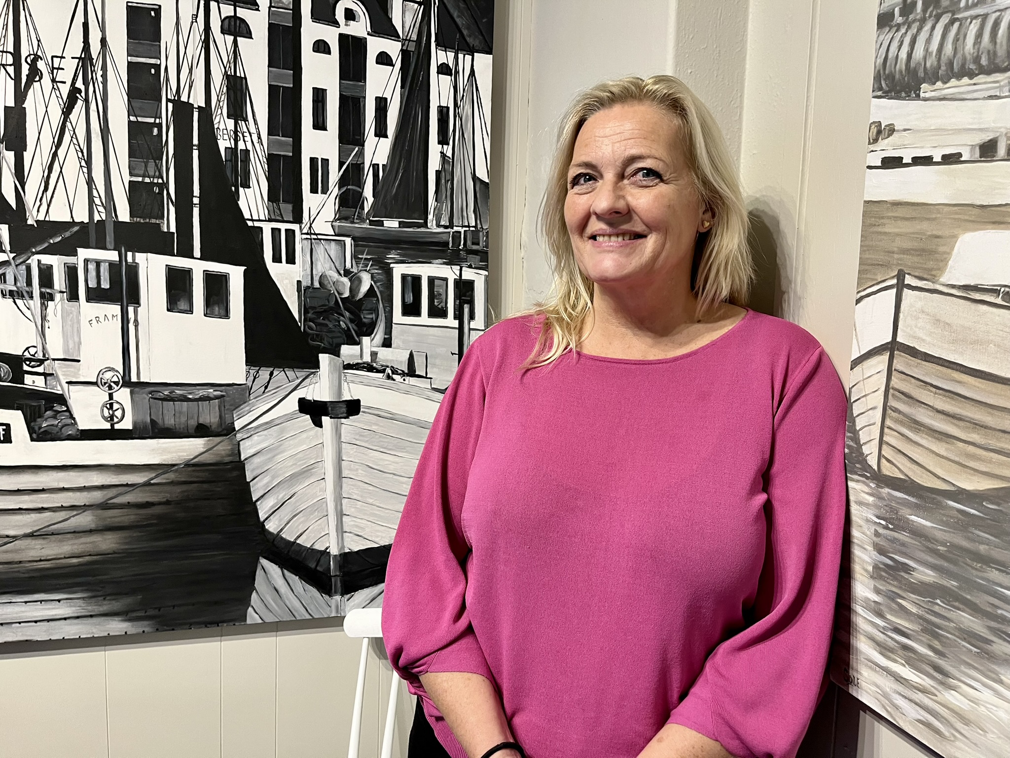 Solgunn Røyseth åpner Sole’s Art i storgata. (Foto: Anne S. B. Trandal)