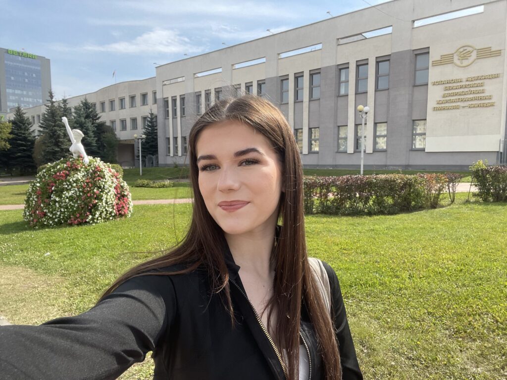 Katrina studerer ballett ved The Belarusian State Choreography Gymnasium-College i Minsk. (Foto: privat)