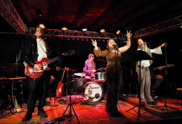 Kristoffer, Kornelia og Fride. Foto: Marit Brunstad