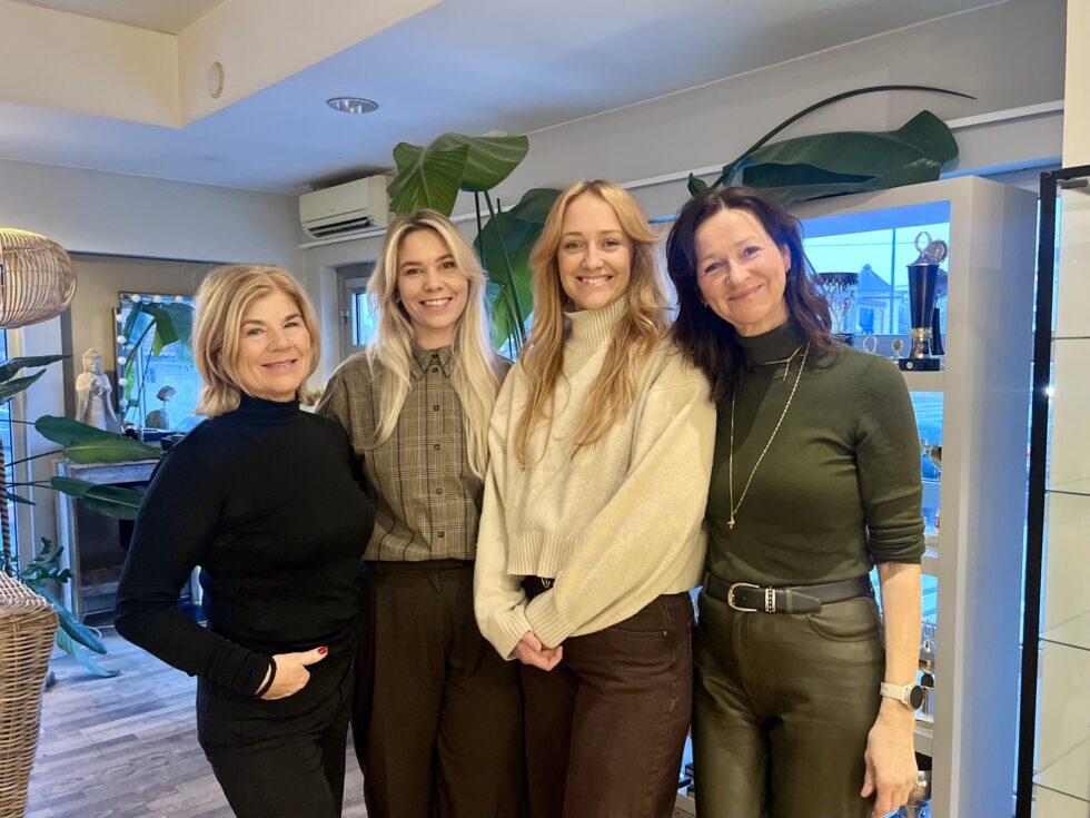 Hairfashion legger ned på Vingårdskiftet ved nyttår. F.v.: Gunn Helen Staven Hagerup, Nina Strid, Kine Strid og Ruth-Ann Gjelsten Hveding. Foto: Anne Solveig B. Trandal