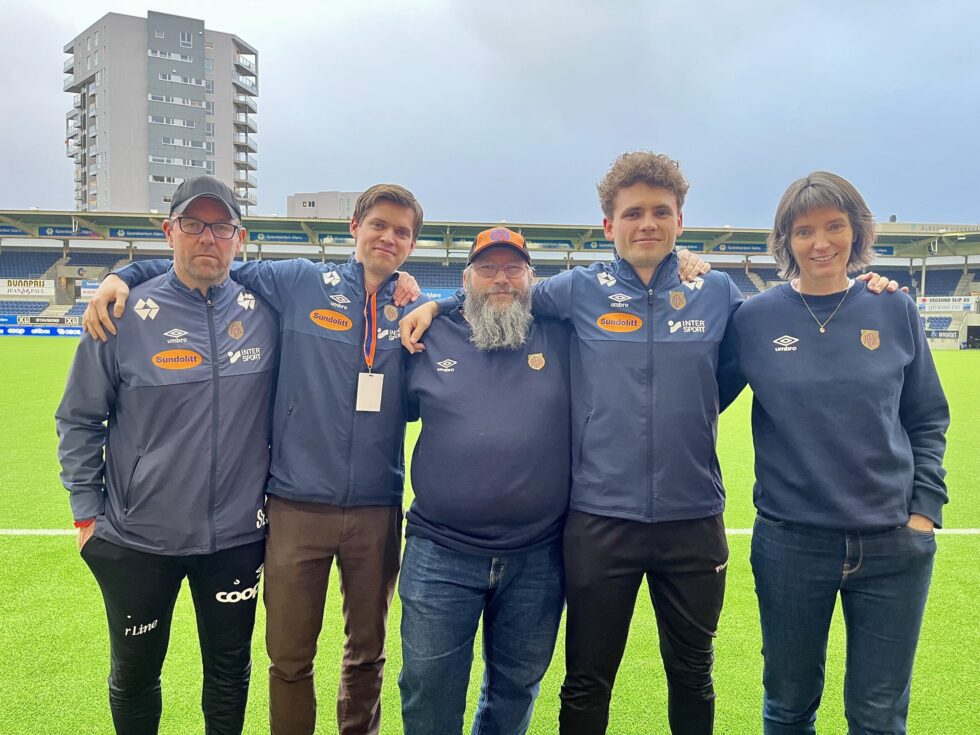 Toppspillerutvikler Sindre Eid, Medieansvarlig Henrik Mauren, Speaker Morten Johan Henriksen, Salgs-og partneransvarlig Gaute Hole Vik og Økonomimedarbeider Ann Kristin Aarønes