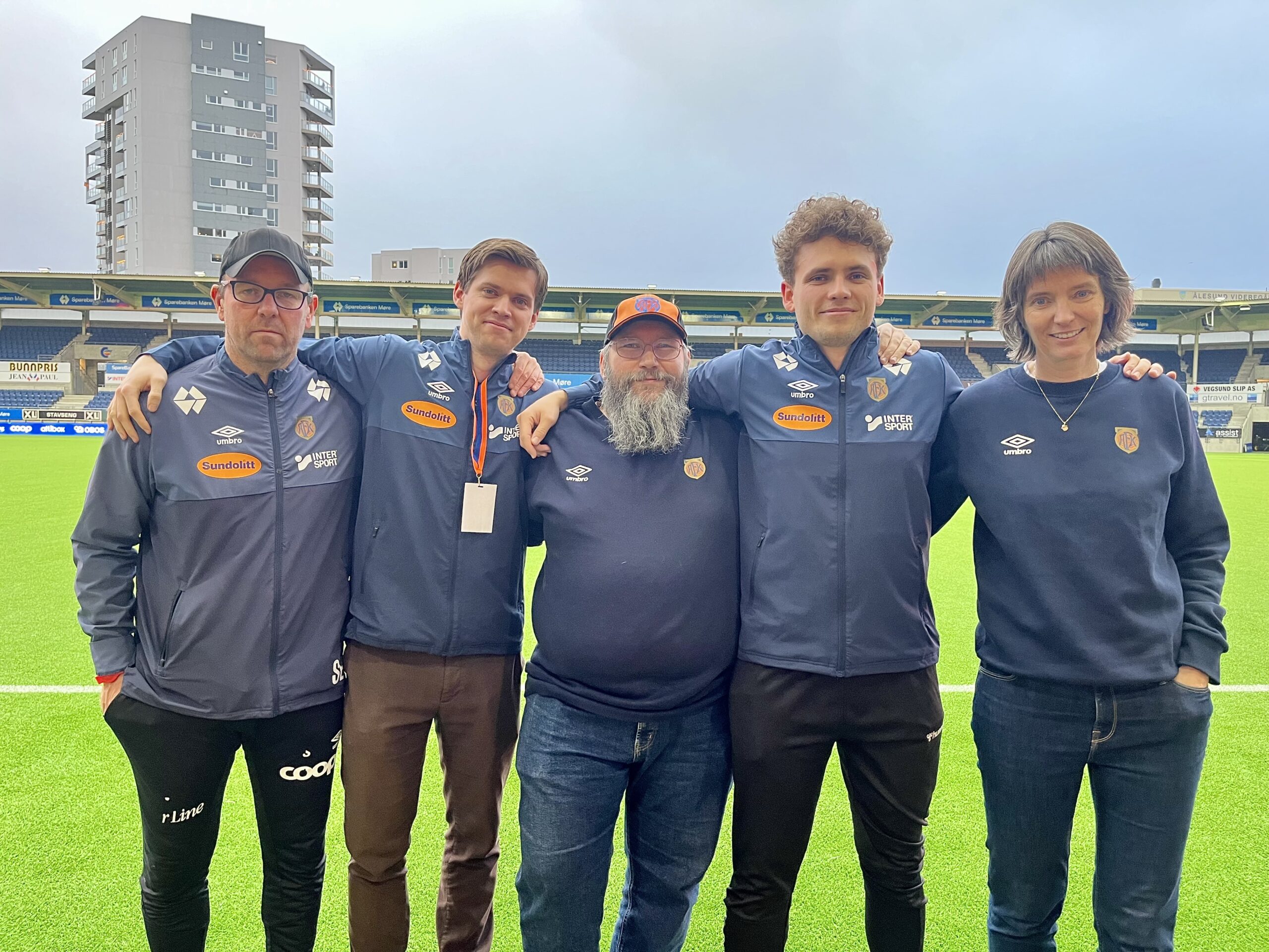 Toppspillerutvikler Sindre Eid, Medieansvarlig Henrik Mauren, Speaker Morten Johan Henriksen, Salgs-og partneransvarlig Gaute Hole Vik og Økonomimedarbeider Ann Kristin Aarønes