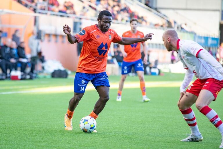 Uba Charles spilte fra start mot FFK, helt ordinære prestasjoner i sin hjemmedebut. Foto: Srdan Mudrinic.