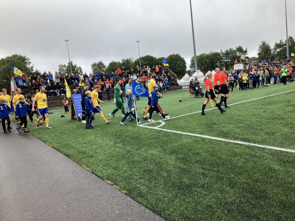 Klart for fest på Langevåg stadion, utmarsj til 1.rundekamp mot AaFK.